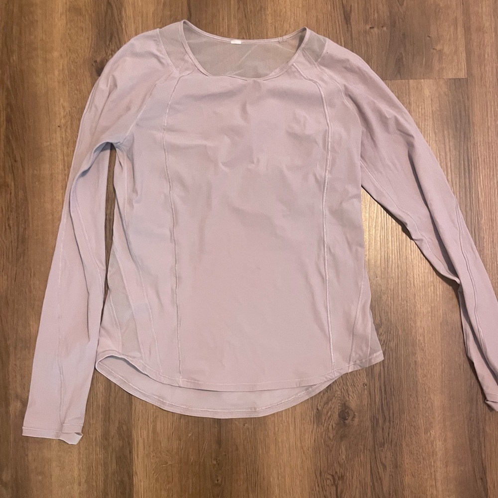 Lululemon train long sleeve top color Dusky Lavender size Small